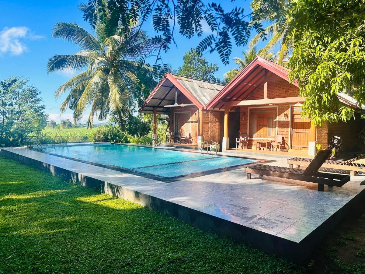Walawa Reach Hotel Udawalawe Bagian luar foto